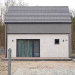Projekt taniego domu 85 m2. Realny koszy budowy domu w 2022 roku. Dom nowoczesna stodoła na wsi. Kanał Oglądamy domy marzeń.